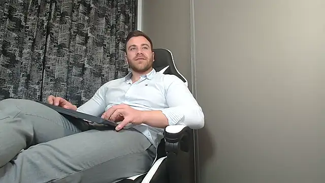 Snapshot of Thori92 chatting on 02-10-25, 09:04 Thori92 online show from 02-10-25, 09:04