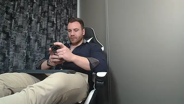 Snapshot of Thori92 chatting on 02-11-25, 05:07 Thori92 online show from 02-11-25, 05:07