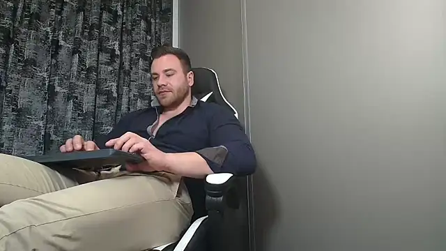 Snapshot of Thori92 chatting on 02-11-25, 08:10 Thori92 online show from 02-11-25, 08:10