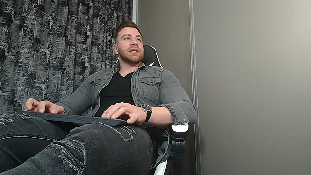 Snapshot of Thori92 chatting on 02-14-25, 05:25 Thori92 online show from 02-14-25, 05:25