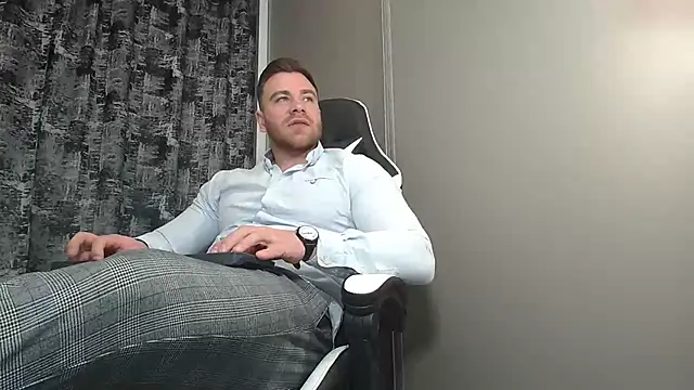 Snapshot of Thori92 chatting on 02-15-25, 06:12 Thori92 online show from 02-15-25, 06:12