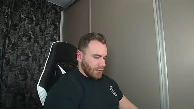 Snapshot of Thori92 chatting on 02-23-25, 05:39 Thori92 online show from 02-23-25, 05:39