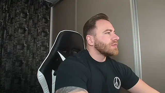 Snapshot of Thori92 chatting on 02-23-25, 08:44 Thori92 online show from 02-23-25, 08:44