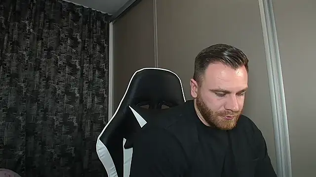 Snapshot of Thori92 chatting on 03-04-25, 08:38 Thori92 online show from 03-04-25, 08:38