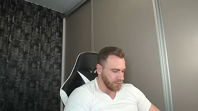 Snapshot of Thori92 chatting on 03-06-25, 08:37 Thori92 online show from 03-06-25, 08:37