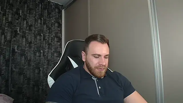 Snapshot of Thori92 chatting on 03-08-25, 09:18 Thori92 online show from 03-08-25, 09:18