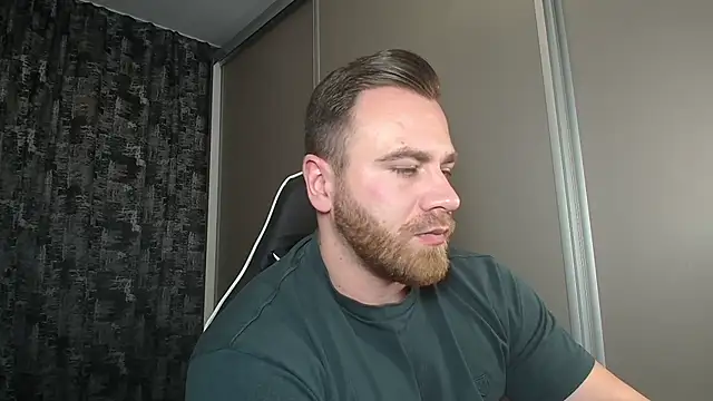 Snapshot of Thori92 chatting on 03-10-25, 08:01 Thori92 online show from 03-10-25, 08:01