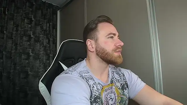 Snapshot of Thori92 chatting on 03-11-25, 04:51 Thori92 online show from 03-11-25, 04:51