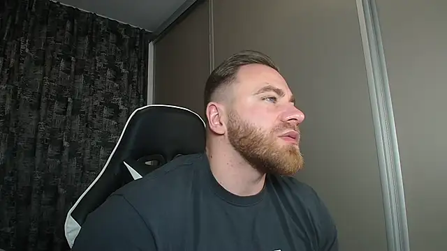 Snapshot of Thori92 chatting on 03-19-25, 04:45 Thori92 online show from 03-19-25, 04:45