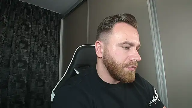 Snapshot of Thori92 chatting on 03-21-25, 08:29 Thori92 online show from 03-21-25, 08:29