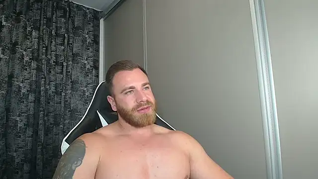 Snapshot of Thori92 chatting on 09-10-25, 08:20 Thori92 online show from 09-10-25, 08:20