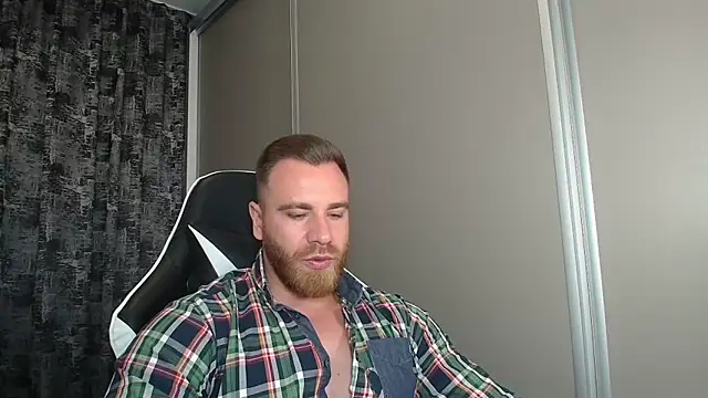 Snapshot of Thori92 chatting on 09-14-25, 01:32 Thori92 online show from 09-14-25, 01:32