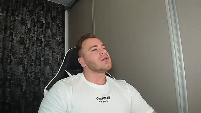 Snapshot of Thori92 chatting on 09-15-25, 03:34 Thori92 online show from 09-15-25, 03:34