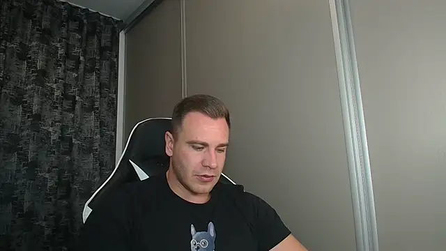 Snapshot of Thori92 chatting on 09-21-25, 05:58 Thori92 online show from 09-21-25, 05:58