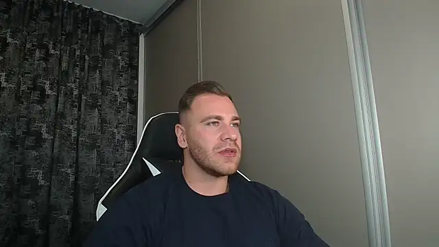 Snapshot of Thori92 chatting on 09-27-25, 05:40 Thori92 online show from 09-27-25, 05:40