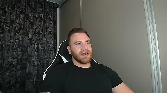 Snapshot of Thori92 chatting on 10-28-25, 06:10 Thori92 online show from 10-28-25, 06:10