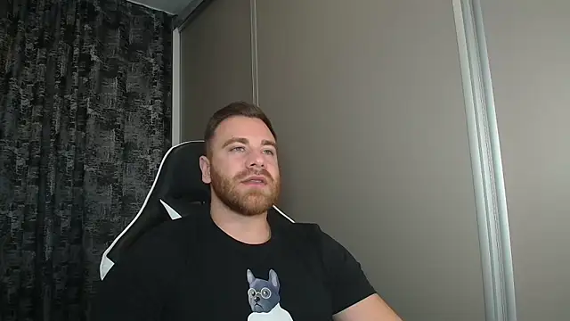 Snapshot of Thori92 chatting on 10-31-25, 06:09 Thori92 online show from 10-31-25, 06:09