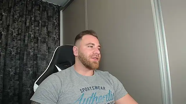 Snapshot of Thori92 chatting on 11-04-25, 06:18 Thori92 online show from 11-04-25, 06:18