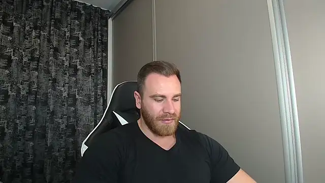 Snapshot of Thori92 chatting on 11-17-25, 04:57 Thori92 online show from 11-17-25, 04:57