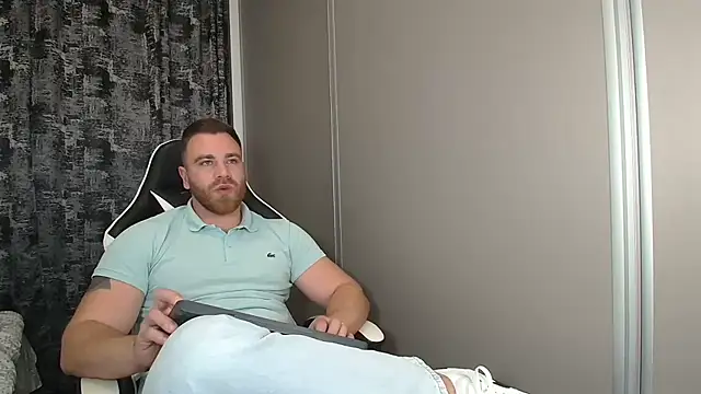 Snapshot of Thori92 chatting on 11-21-25, 07:45 Thori92 online show from 11-21-25, 07:45