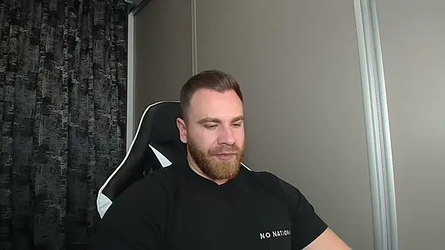 Snapshot of Thori92 chatting on 11-26-25, 05:36 Thori92 online show from 11-26-25, 05:36