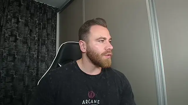 Snapshot of Thori92 chatting on 12-01-25, 04:45 Thori92 online show from 12-01-25, 04:45