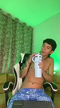 Snapshot of JacoboSwam chatting on 11-12-25, 10:04 JacoboSwam online show from 11-12-25, 10:04