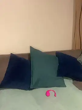 PETITE NAOMI online show from 02-28-25, 04:21