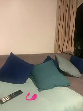 PETITE NAOMI online show from 03-12-25, 01:25