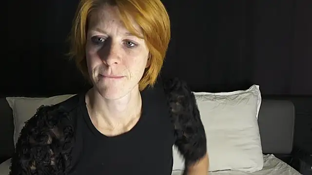 Snapshot of Mymiesexy chatting on 03-02-25, 09:32 Mymiesexy online show from 03-02-25, 09:32