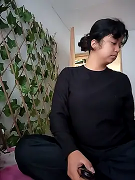 Snapshot of Peach_Girll chatting on 03-20-25, 05:15 Peach Girll online show from 03-20-25, 05:15