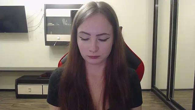 Snapshot of Laralianna chatting on 12-23-24, 06:27 Laralianna online show from 12-23-24, 06:27