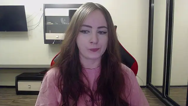 Snapshot of Laralianna chatting on 12-24-24, 05:44 Laralianna online show from 12-24-24, 05:44