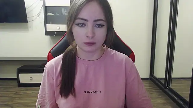 Snapshot of Laralianna chatting on 12-25-24, 01:30 Laralianna online show from 12-25-24, 01:30