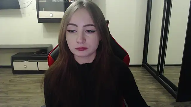 Snapshot of Laralianna chatting on 01-05-25, 01:35 Laralianna online show from 01-05-25, 01:35