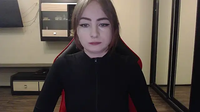 Snapshot of Laralianna chatting on 01-10-25, 01:21 Laralianna online show from 01-10-25, 01:21