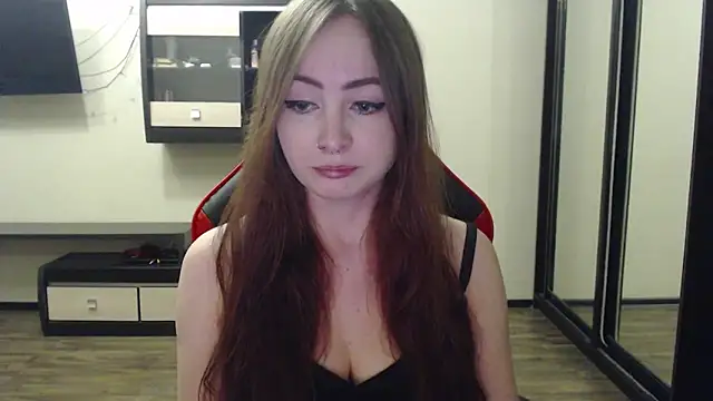 Snapshot of Laralianna chatting on 02-15-25, 04:34 Laralianna online show from 02-15-25, 04:34