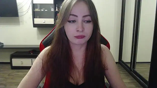 Snapshot of Laralianna chatting on 02-18-25, 06:47 Laralianna online show from 02-18-25, 06:47