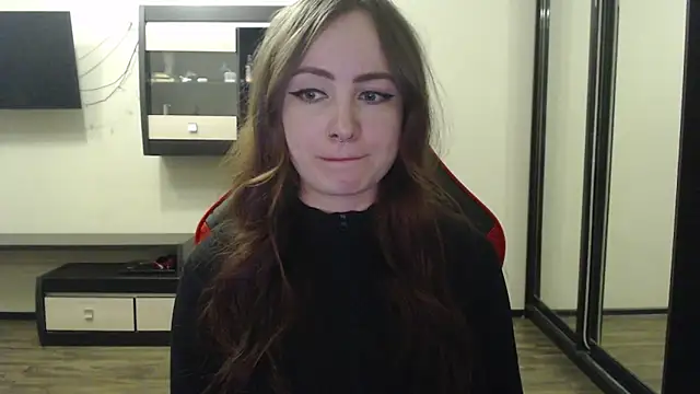 Snapshot of Laralianna chatting on 02-21-25, 01:33 Laralianna online show from 02-21-25, 01:33