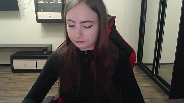 Snapshot of Laralianna chatting on 03-01-25, 02:13 Laralianna online show from 03-01-25, 02:13