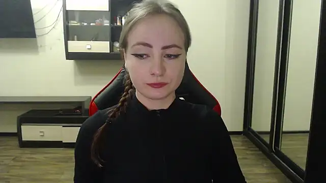 Snapshot of Laralianna chatting on 03-02-25, 05:04 Laralianna online show from 03-02-25, 05:04