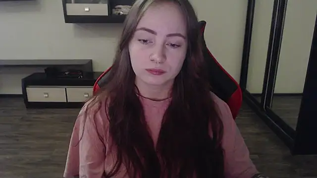 Snapshot of Laralianna chatting on 03-19-25, 08:45 Laralianna online show from 03-19-25, 08:45