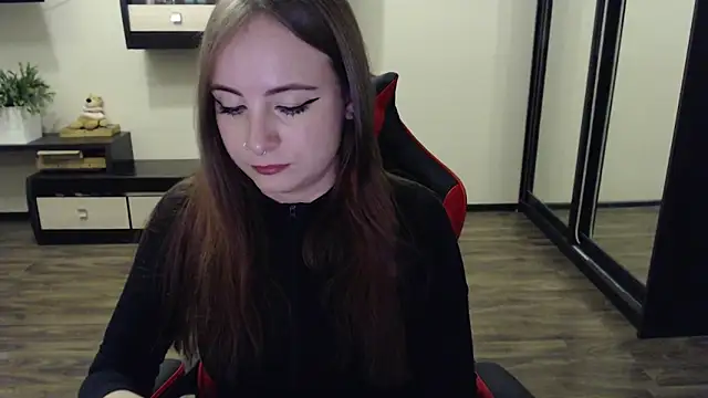 Snapshot of Laralianna chatting on 09-12-25, 02:39 Laralianna online show from 09-12-25, 02:39