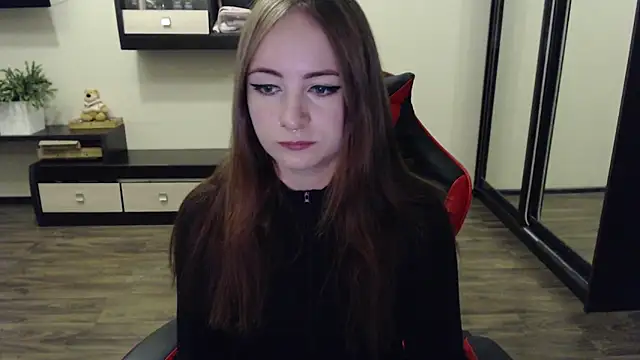 Snapshot of Laralianna chatting on 09-13-25, 11:54 Laralianna online show from 09-13-25, 11:54