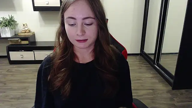 Snapshot of Laralianna chatting on 09-20-25, 02:29 Laralianna online show from 09-20-25, 02:29