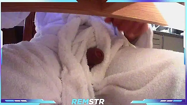 Snapshot of Remstr chatting on 02-06-25, 09:17 Remstr online show from 02-06-25, 09:17