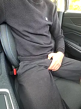 Snapshot of Remstr chatting on 11-09-25, 12:47 Remstr online show from 11-09-25, 12:47