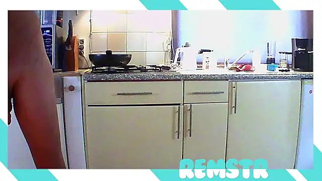 Snapshot of Remstr chatting on 12-01-25, 11:59 Remstr online show from 12-01-25, 11:59