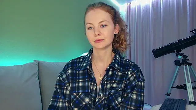 Snapshot of Cuddle_Cat chatting on 01-17-25, 02:28 Cuddle Cat online show from 01-17-25, 02:28