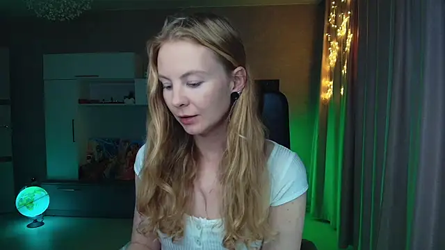 Snapshot of Cuddle_Cat chatting on 11-24-25, 01:55 Cuddle Cat online show from 11-24-25, 01:55